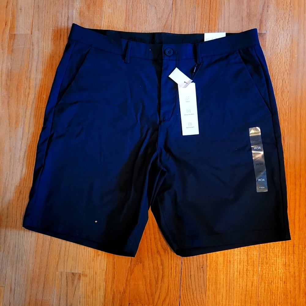 Calvin Klein Black Shorts - 34 W